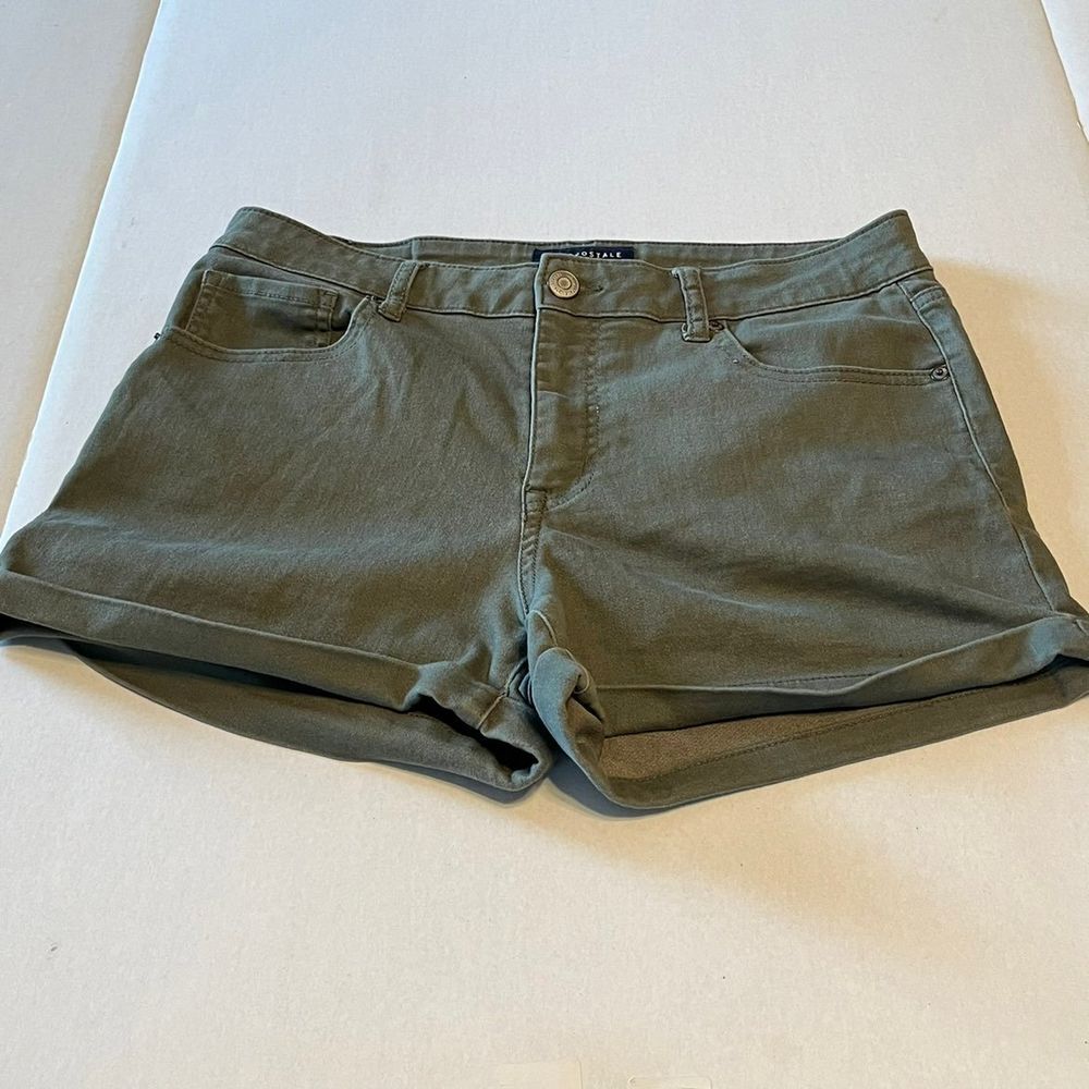 Aeropostale Womens Size 12 Green High Waist Short Outdoor Preppy